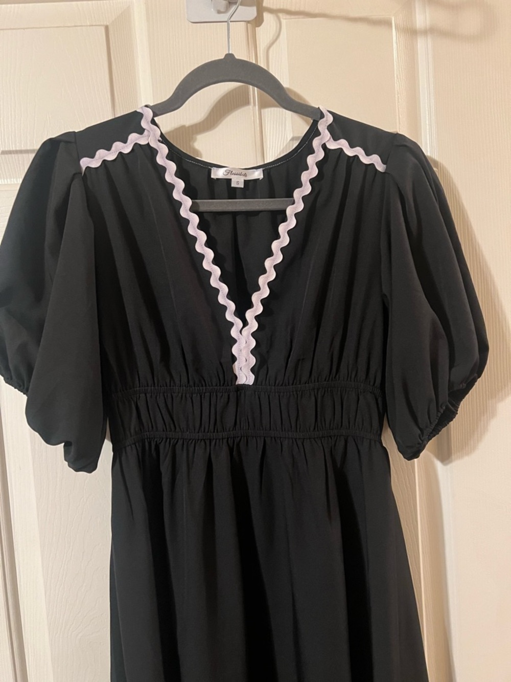 NWOT Black and White Ric-Rac Puff Sleeve High Elastic Waist Maxi Dress Size S - Picture 2 of 11